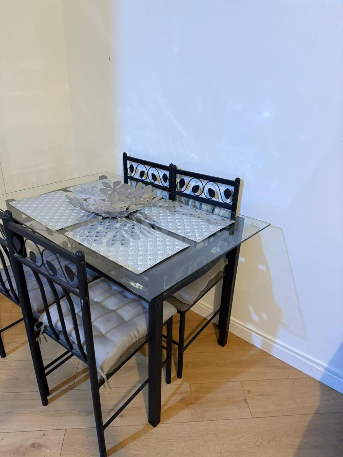 Appartements Sully Мант-ла-Жоли Екстериор снимка